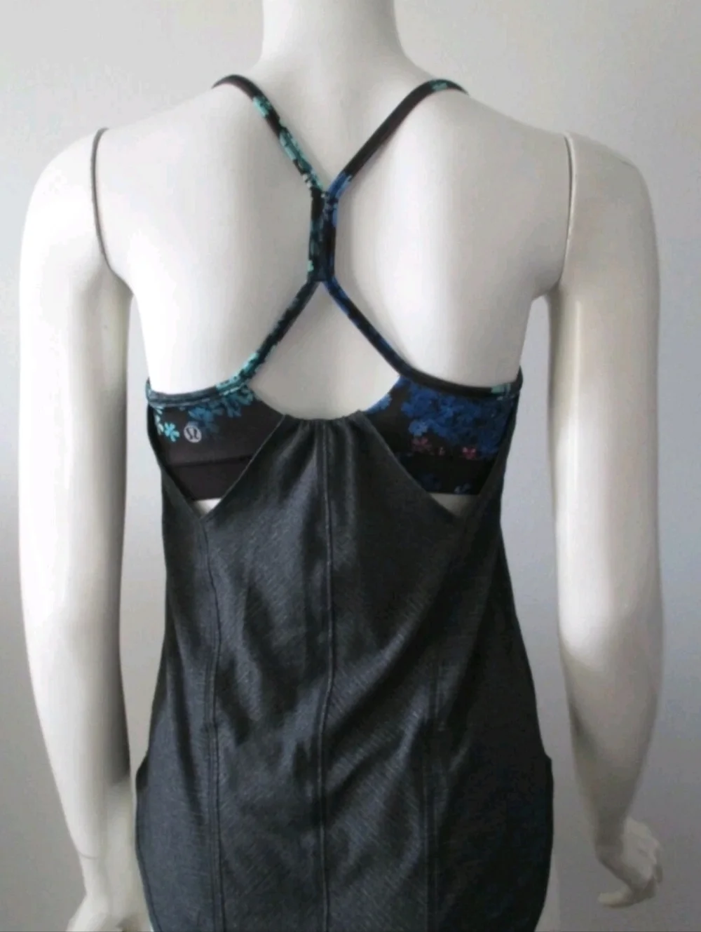 New Lululemon Black Floral-Trim Strappy Tank Top - Size 4